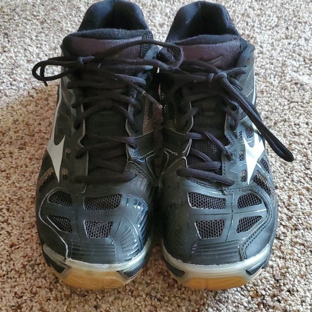Mizuno volleyball shoes